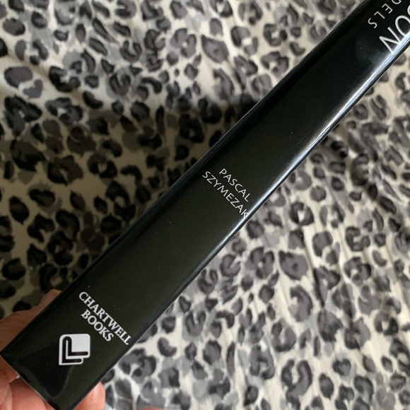 Harley Davidson Book The Legendary Models Pascal Szymezak - Picture 4 of 12